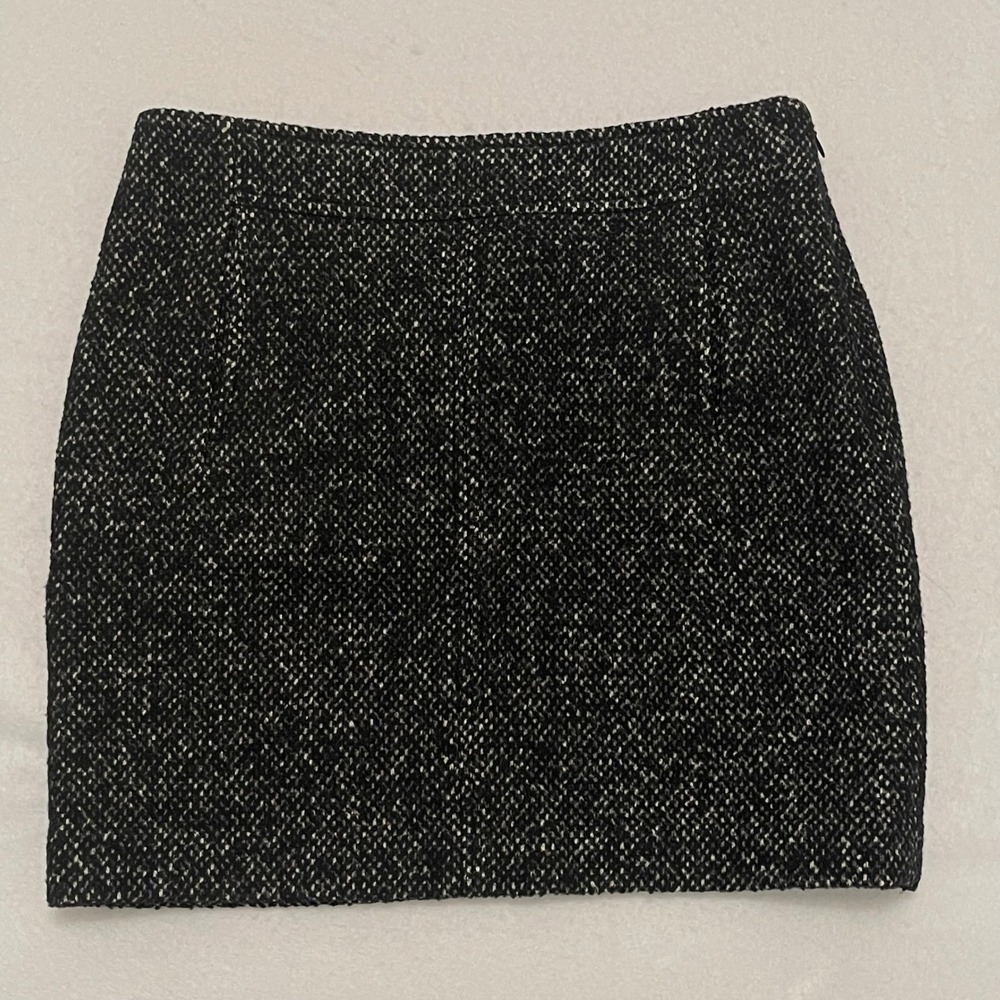 Banana Republic Wool Blend Tweed Mini Skirt Black Gray Size 4 Lined